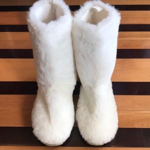 GAP faux fur boots